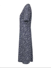 Load image into Gallery viewer, Vestido midi casual com estampa floral e bolsos duplos
