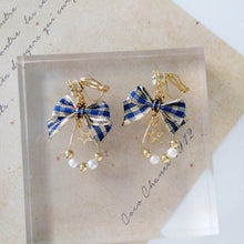 Load image into Gallery viewer, Bow earrings
