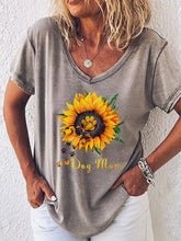 Load image into Gallery viewer, T-shirt da mamãe Sunflower Paw Print

