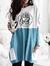 Load image into Gallery viewer, Por causa de Deus sou abençoado, inspirado, mais forte, salvo, esperançoso, perdoado, amado, encontrei Camiseta longa
