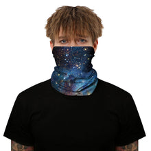Load image into Gallery viewer, Bandana estampa céu estrelado ao ar livre
