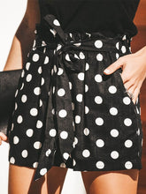 Load image into Gallery viewer, Shorts femininos de cintura alta com bolinhas
