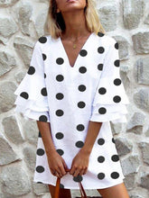 Load image into Gallery viewer, Vestido con cuello en V de lunares para mujer
