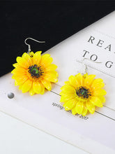 Load image into Gallery viewer, Classic sunflower earrings for women.
