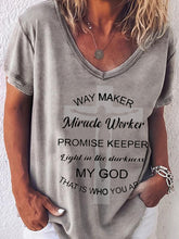 Load image into Gallery viewer, Women's Way Maker Letras Faith Camiseta de manga curta
