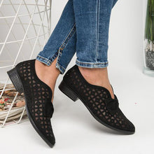 Load image into Gallery viewer, Women's Cut Out Bow Toe Sandals
