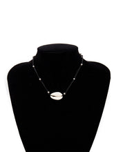 Load image into Gallery viewer, Collar de concha mujer vintage
