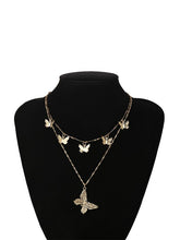 Load image into Gallery viewer, Collar con colgante de mariposa de corte salvaje vintage
