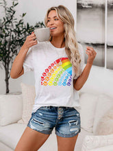 Load image into Gallery viewer, Camiseta feminina Rainbow Paw
