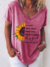 Load image into Gallery viewer, Way Maker Lyrics Faith's Camisetas com decote em V
