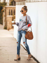 Load image into Gallery viewer, Sudadera Dog Love Heart Design
