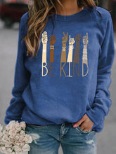 Load image into Gallery viewer, Camiseta clásica Be Kind Sign Language para mujer
