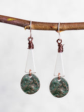 Load image into Gallery viewer, Pendientes de plata antigua con forma geométrica de estilo vintage
