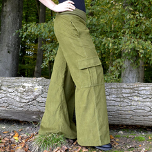 Load image into Gallery viewer, Solid color side pockets for women with wide legs and casual pants.
