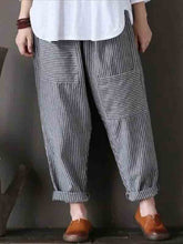 Load image into Gallery viewer, Loose casual trousers with large pockets in cotton and linen
