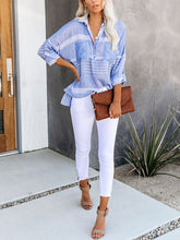 Load image into Gallery viewer, Blusa casual estampada de manga longa com decote em V
