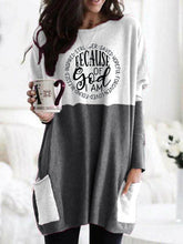 Load image into Gallery viewer, Por causa de Deus sou abençoado, inspirado, mais forte, salvo, esperançoso, perdoado, amado, encontrei Camiseta longa
