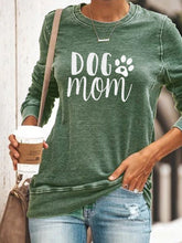Load image into Gallery viewer, Camiseta de manga comprida Dog Mom

