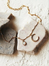 Load image into Gallery viewer, Cadena de clavícula de gargantilla de piedras preciosas lunares
