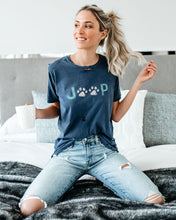 Load image into Gallery viewer, Joop Dog Paw Print Camiseta feminina
