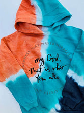Load image into Gallery viewer, Mujeres Way Maker Milagreiro Promessa Keeper Luz na escuridão Meu Deus, é quem você é Sudadera con efecto tie-dye
