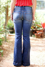 Load image into Gallery viewer, Casual mid-rise flare jeans
