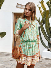 Load image into Gallery viewer, Macacão com estampa floral Boho

