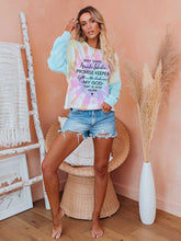Load image into Gallery viewer, Way Maker Miracle Worker Promise Keeper Light In The Darkness Meu Deus É Quem Você É Camiseta estampada con efecto tie-dye
