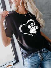 Load image into Gallery viewer, T-shirt Feminina Love Dog Paw Print
