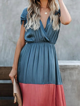 Load image into Gallery viewer, Black short sleeve V-neck dress
