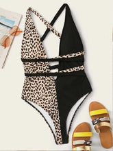 Load image into Gallery viewer, Traje de baño de una pieza con lazo de leopardo en contraste
