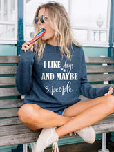 Load image into Gallery viewer, Feminino I Like Dogs And Maybe 3 People Print Sweatshirt
