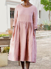Load image into Gallery viewer, Vestido reto confortável com mangas 3/4
