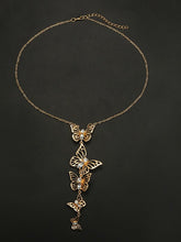 Load image into Gallery viewer, Collar de diamantes de aleación de mariposa hueca
