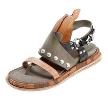 Load image into Gallery viewer, Woman's sandals in artificial leather with platform
