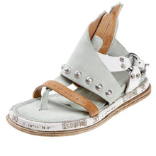 Load image into Gallery viewer, Woman's sandals in artificial leather with platform
