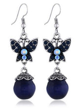 Load image into Gallery viewer, Pendientes mariposa de cristal bohemio

