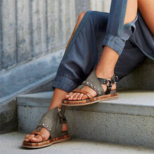 Load image into Gallery viewer, Woman's sandals in artificial leather with platform
