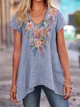 Load image into Gallery viewer, Camisa retro bordado floral com bainha irregular
