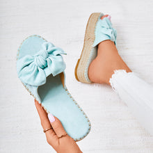Load image into Gallery viewer, Rosette slippers
