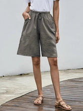 Load image into Gallery viewer, Shorts de lino con bolsillo de talla grande para mujer

