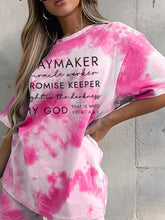 Load image into Gallery viewer, Camiseta Way Maker Lyrics Faith's Print Tie-Dye para mujer
