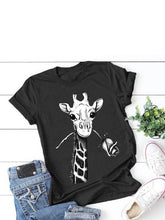 Load image into Gallery viewer, Camiseta de manga curta com estampa girafa
