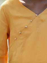Load image into Gallery viewer, V-neck tunics with double pockets
