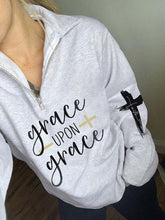 Load image into Gallery viewer, Moletom com zíper feminino Grace Upon Grace
