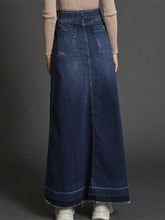 Load image into Gallery viewer, Saia jeans feminina com botões na frente
