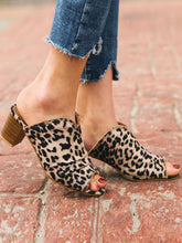 Load image into Gallery viewer, Sandalias de tacón alto de leopardo de moda salvaje para mujer

