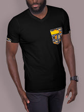 Load image into Gallery viewer, Camiseta casual estampada com decote em V masculino
