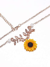 Load image into Gallery viewer, Sunflower Pearl Leaf Pendat Necklace
