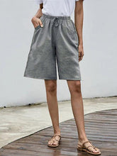 Load image into Gallery viewer, Shorts de lino con bolsillo de talla grande para mujer
